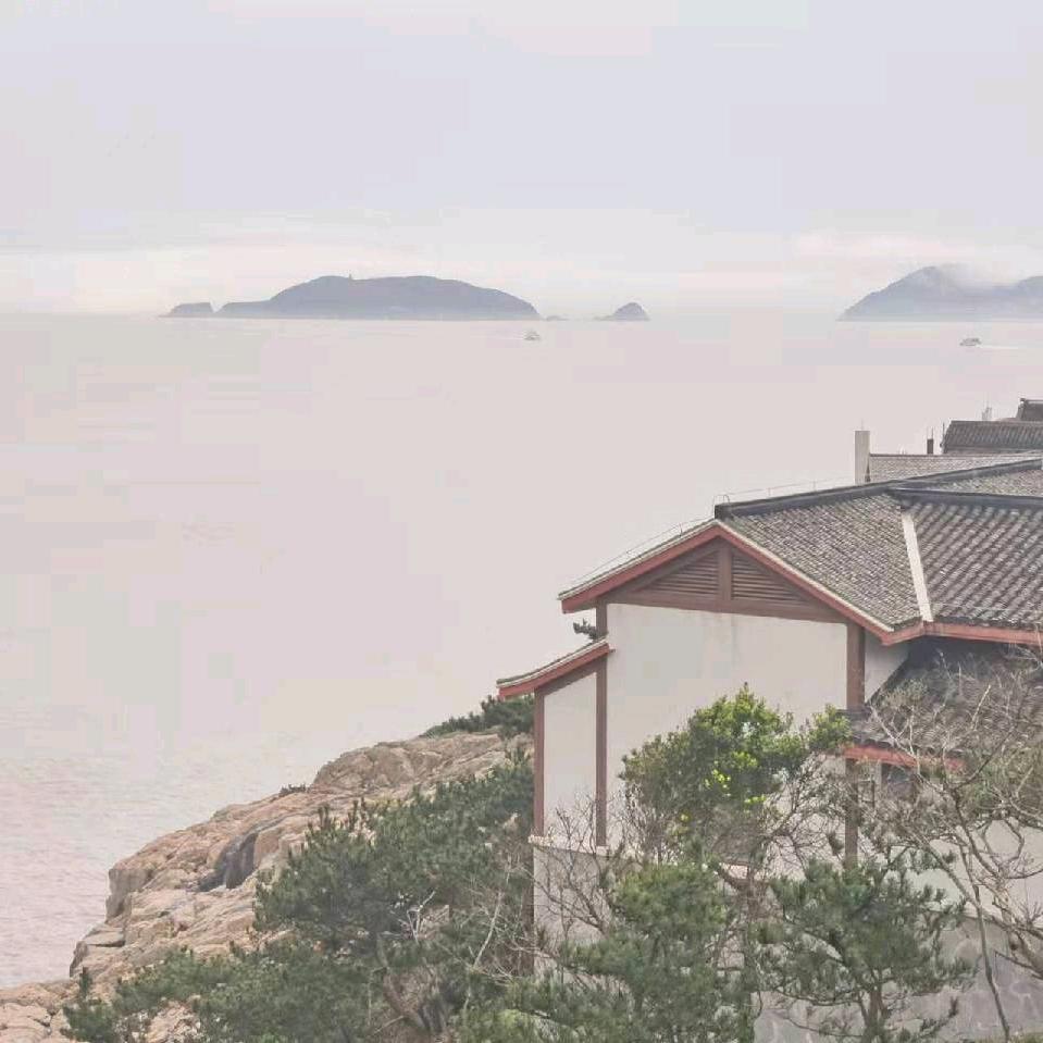 洛迦山