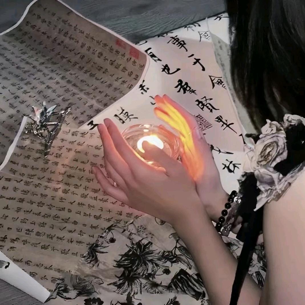 花落逢君