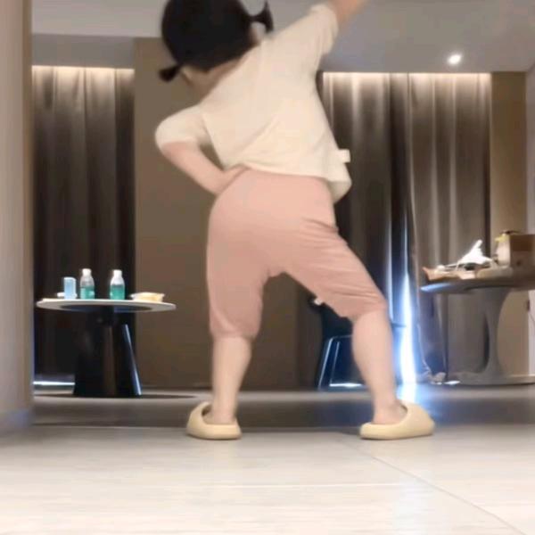 汤厂长是个拖油瓶