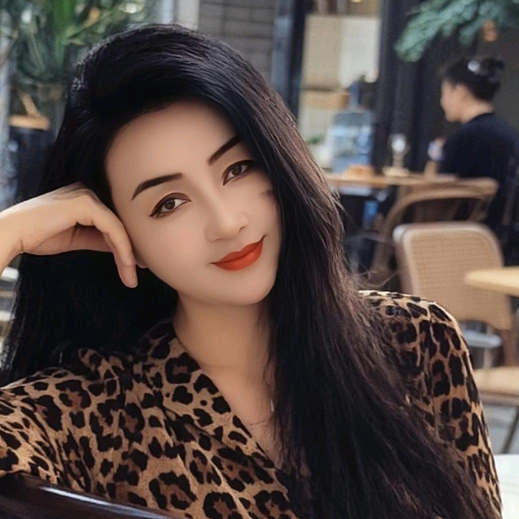 何爱妃(钟情于黑色)