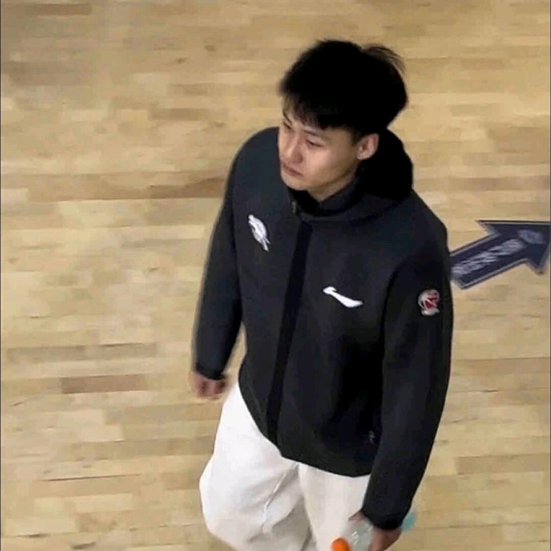 两米缺二