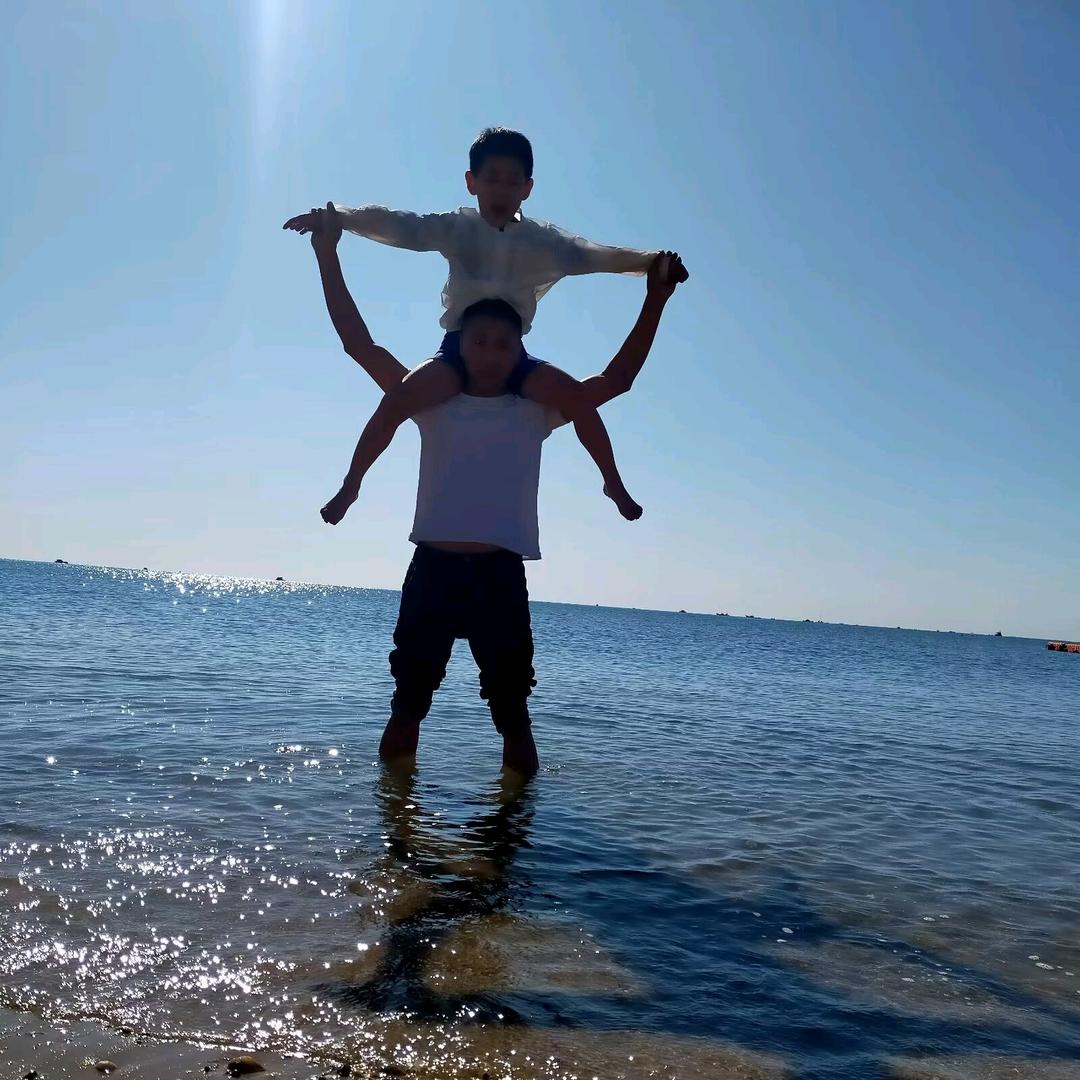 小赵同学 （涨粉中）与辉同行