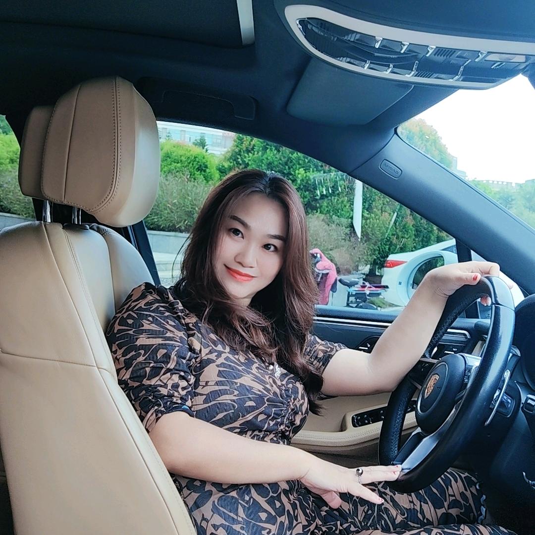 佰名时尚珍珠饰品