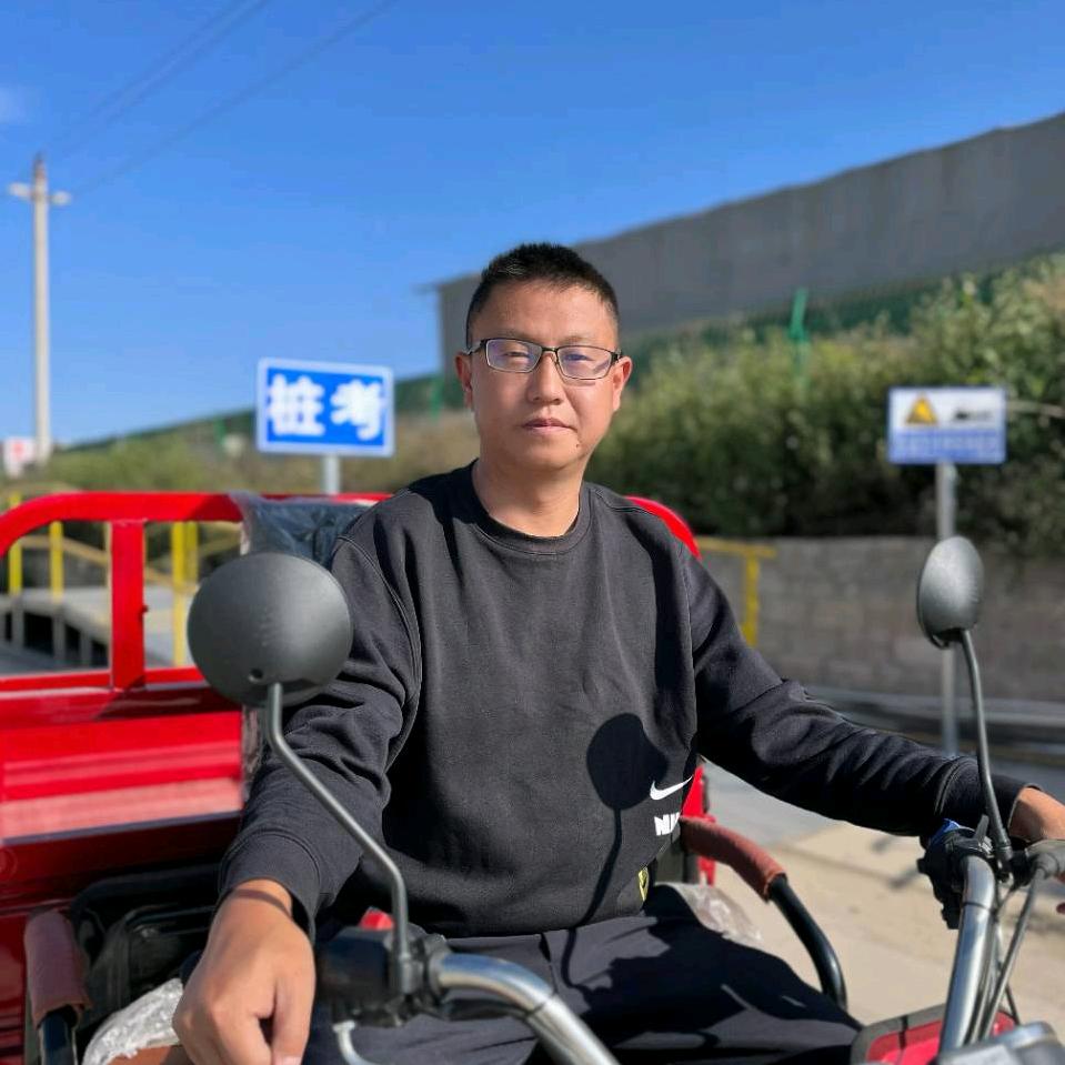 腾亿驾校李教练