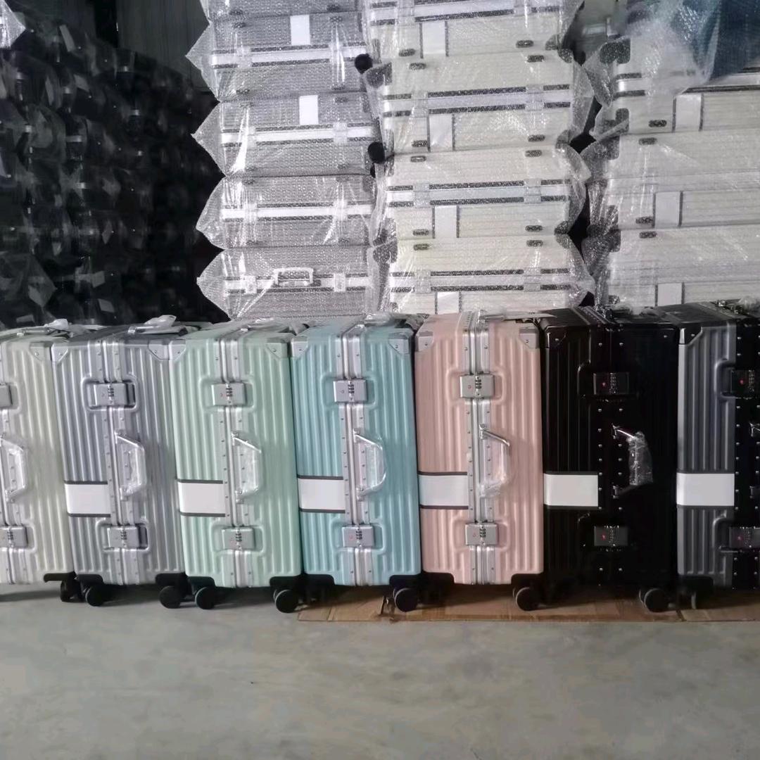 百斯特保罗拉杆箱包厂