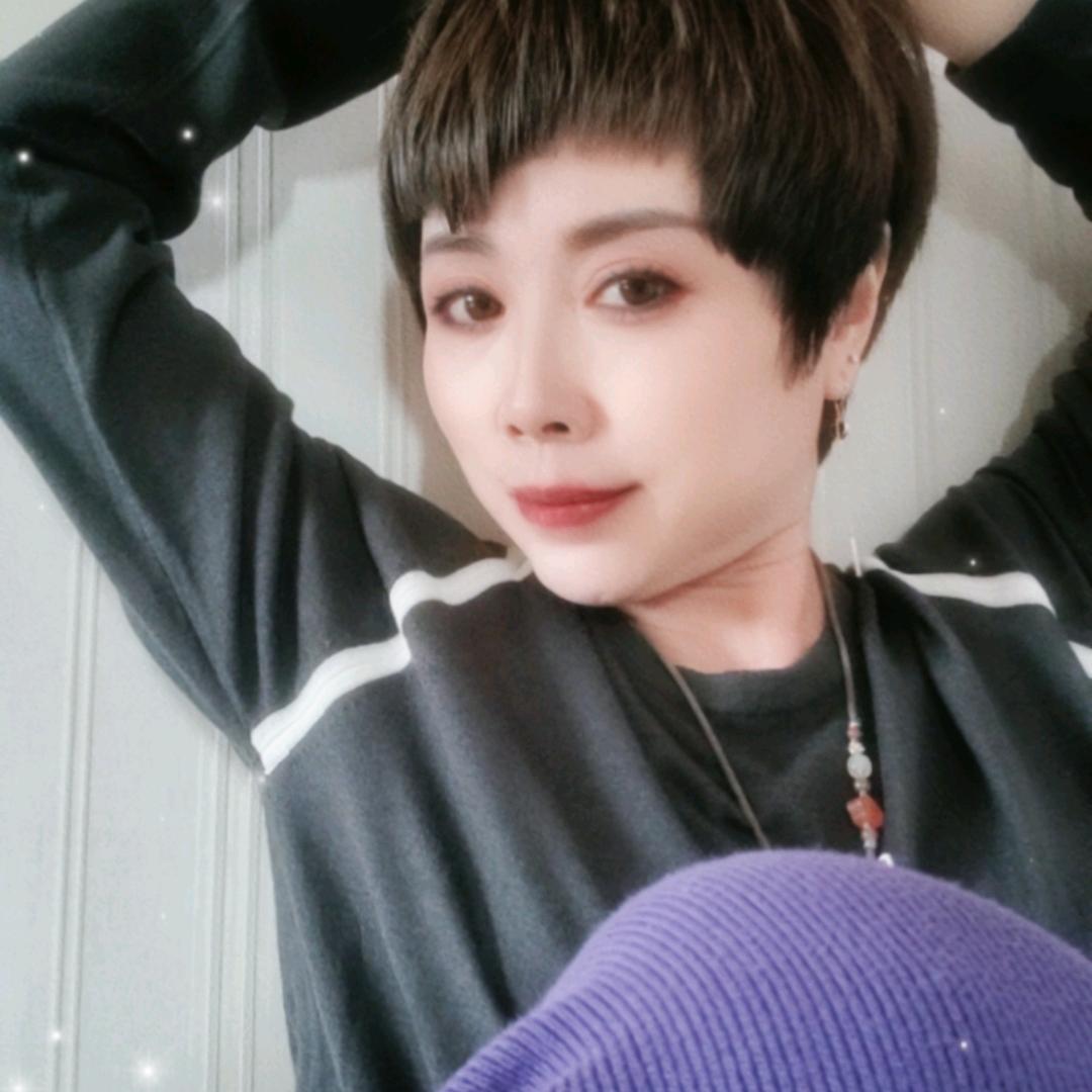 梓威服饰