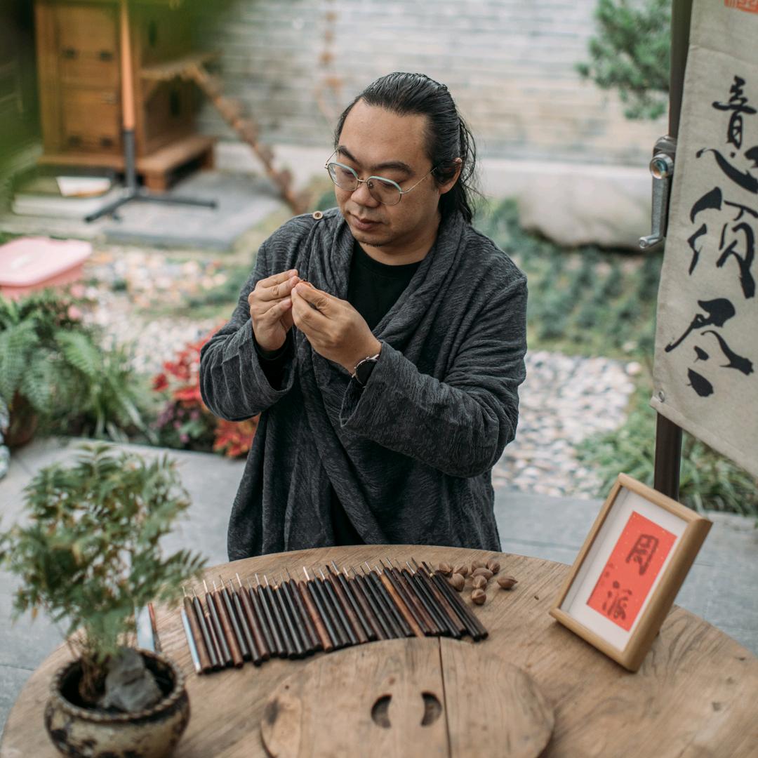 周派核雕3 周春毅