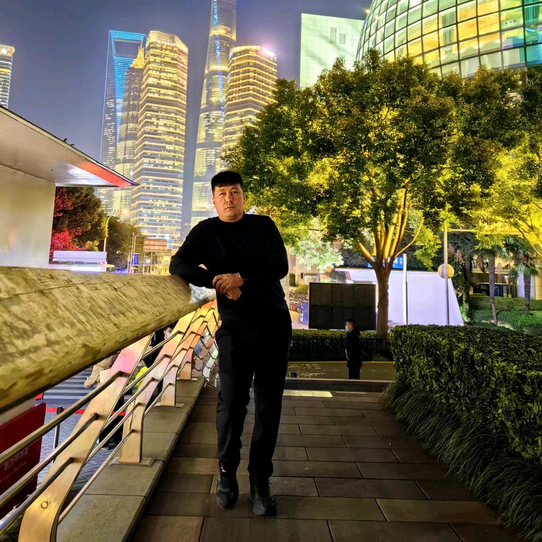 努尔艾力