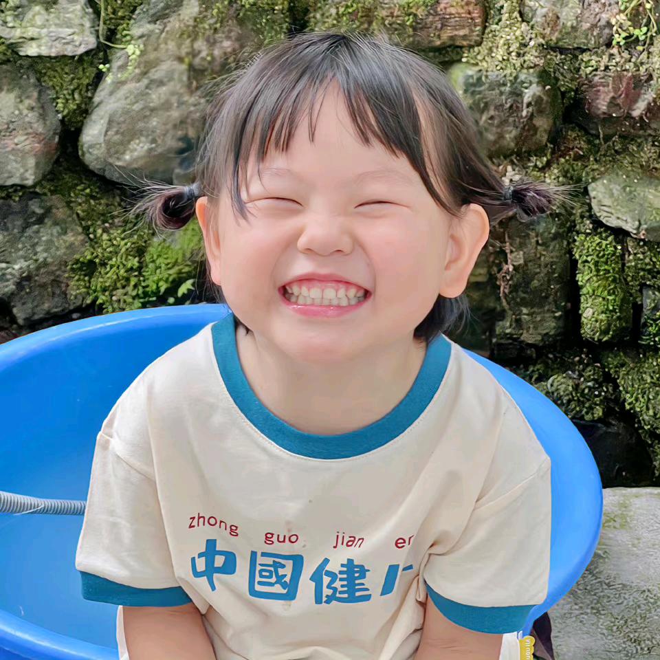 廊个瑶瑶当警察啦