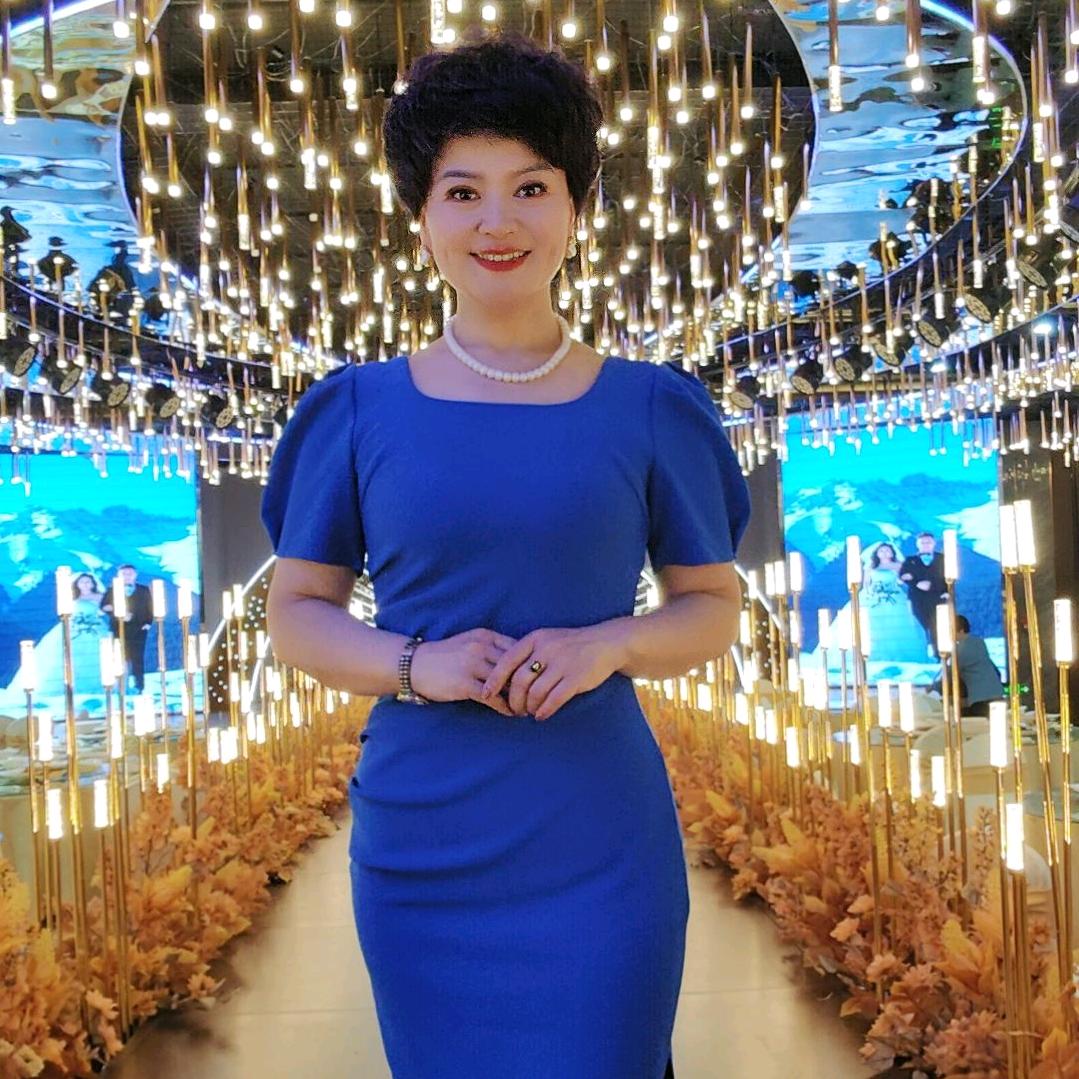 主持人美源