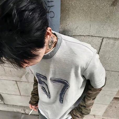 u