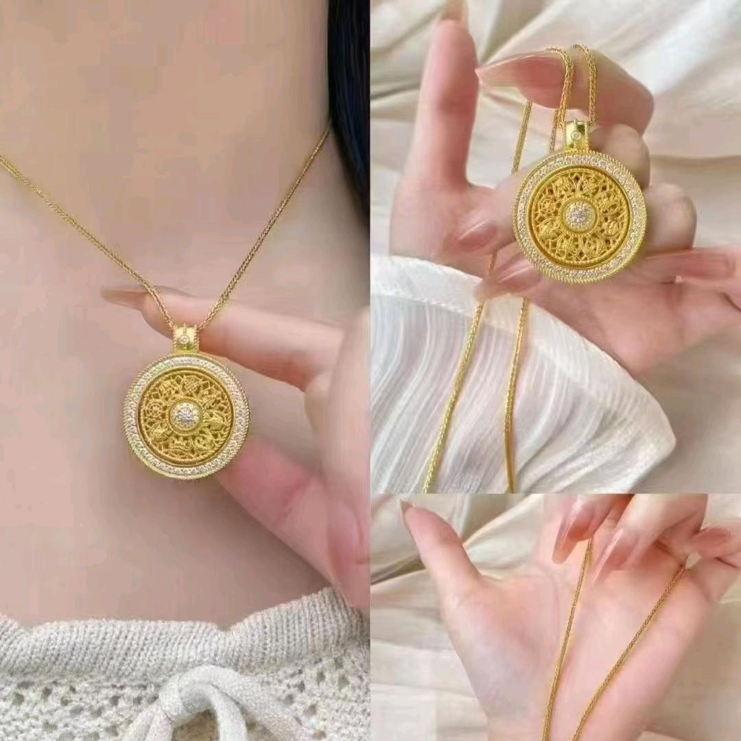 珠宝小姐姐