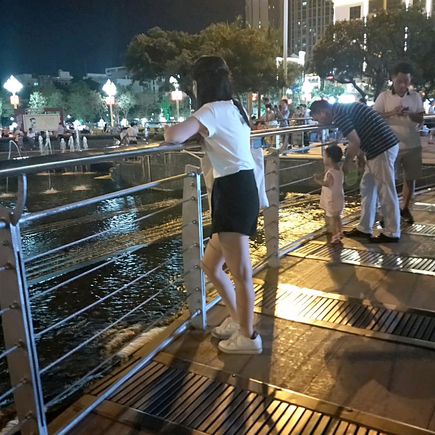妮妮（做自己的女王）