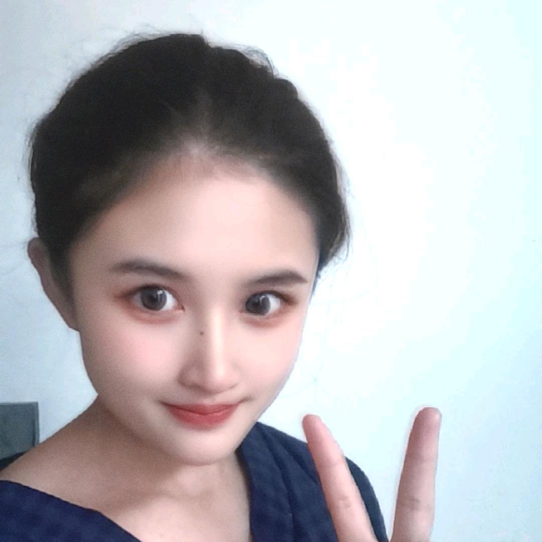 大王在踩缝纫机