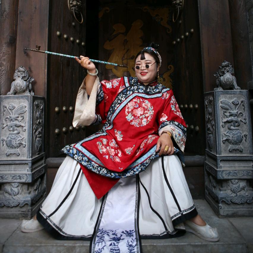 猛兽永远独行！牛羊才成群结队。