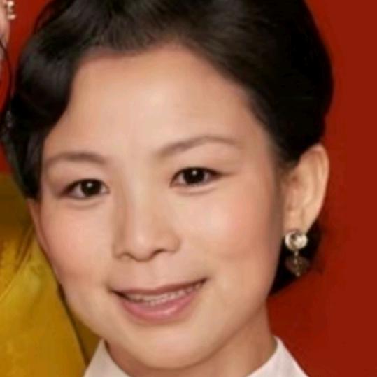 胡迎
