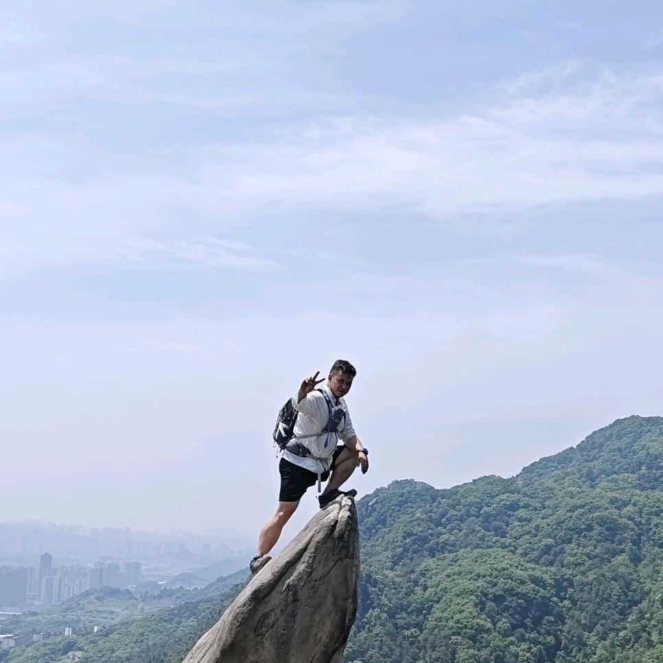 只会爬山的：拾壹