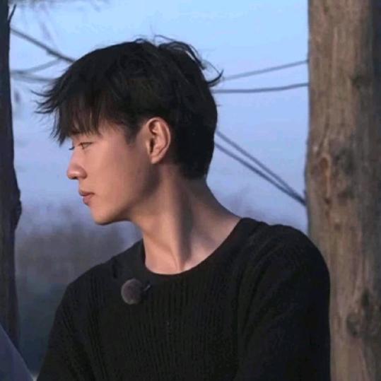 没有鞋底的拖孩