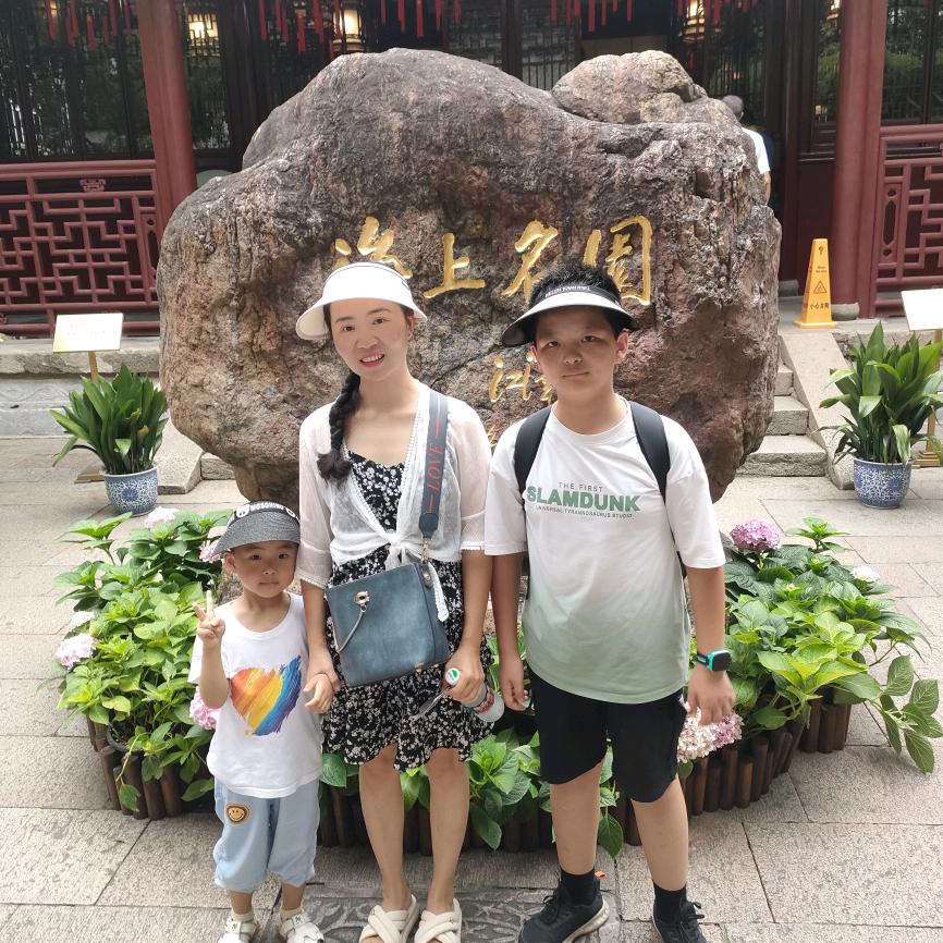 深圳南油女装服饰六号仓