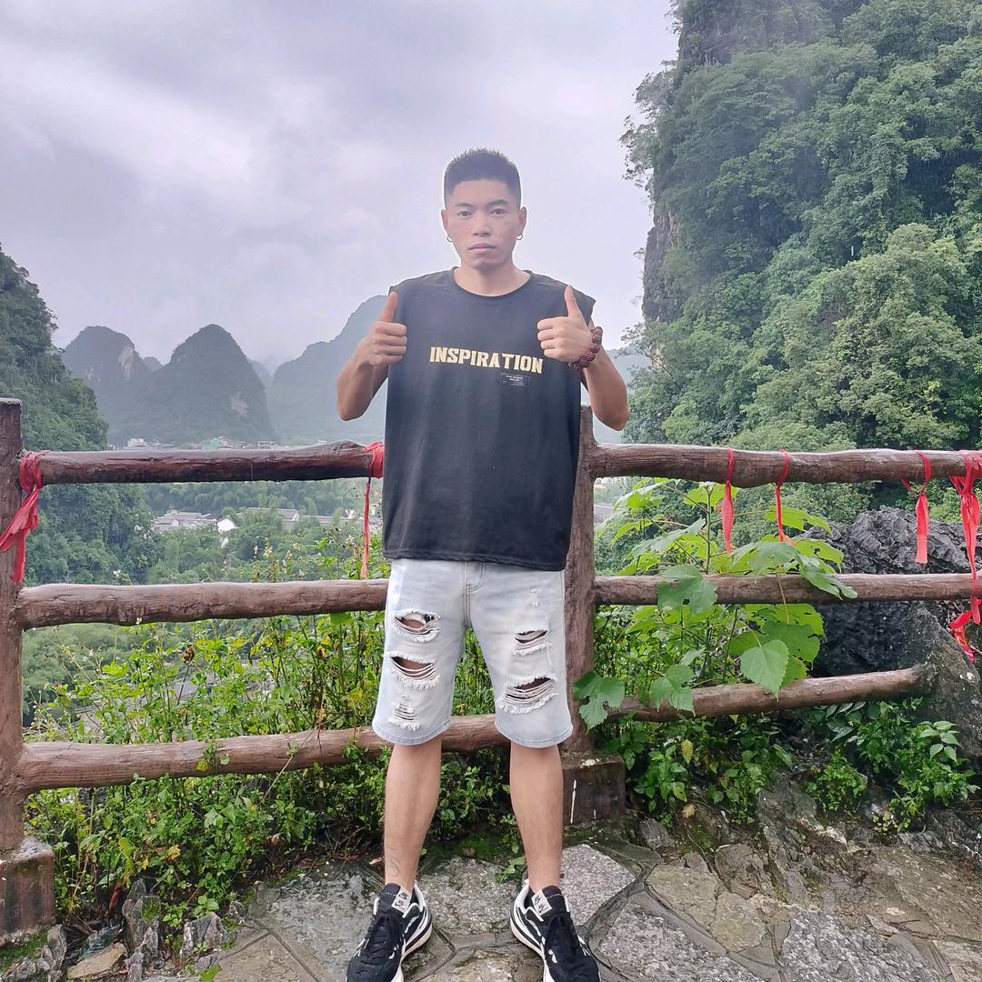 原创:吴志豪《 我梦想在远方 》上线了。