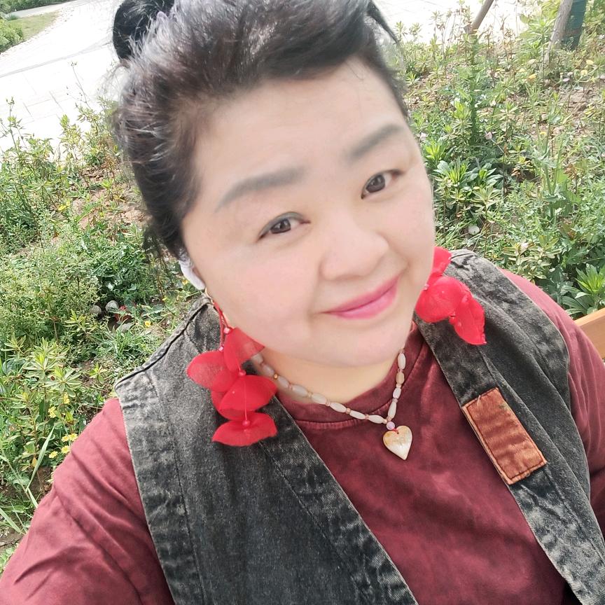 小霞霞