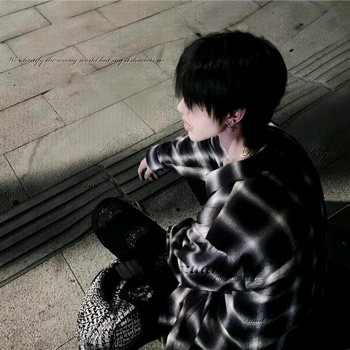 小卢怡夏