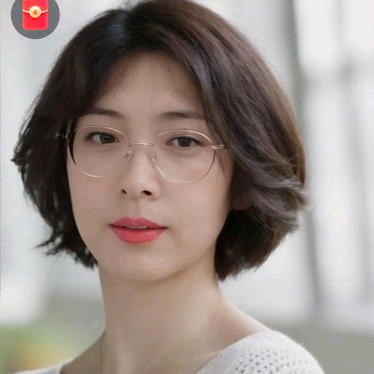 云想衣裳花想容