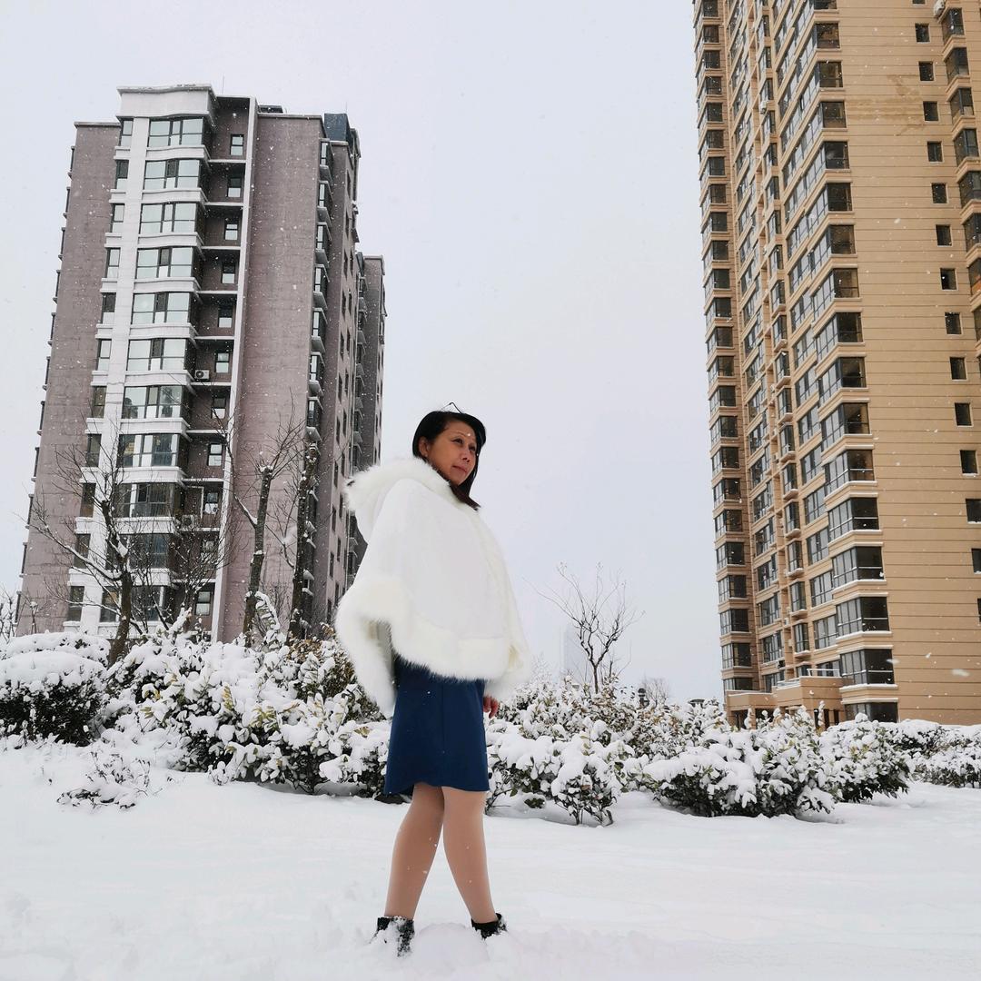 🛸气质女神范.：美与丑相比