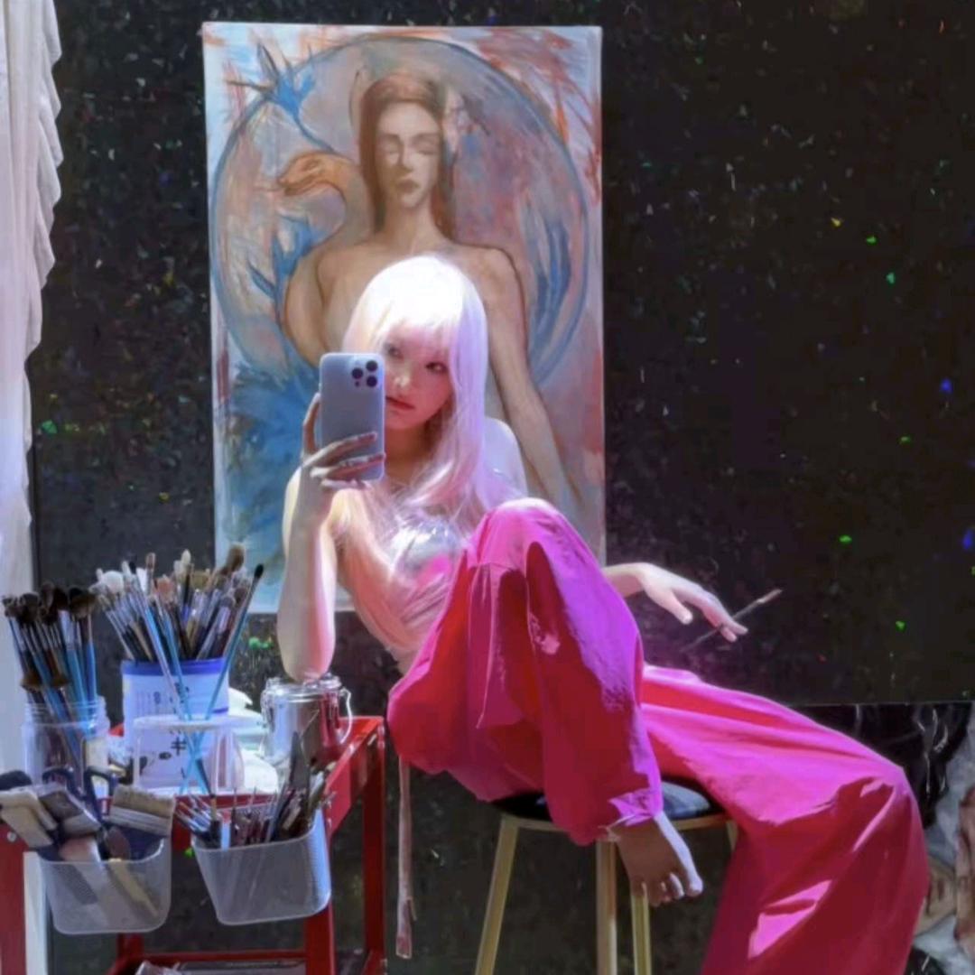 集快乐财富幸运于一身的女人