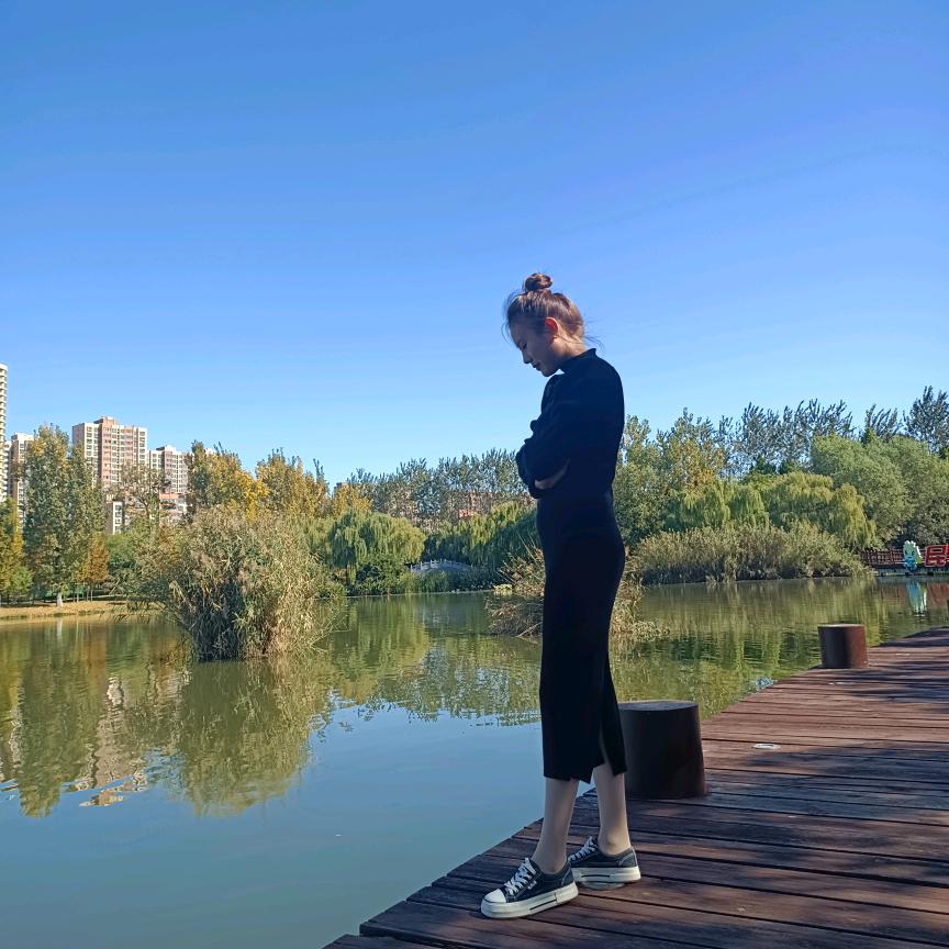 我爱人姓殷名丽娜