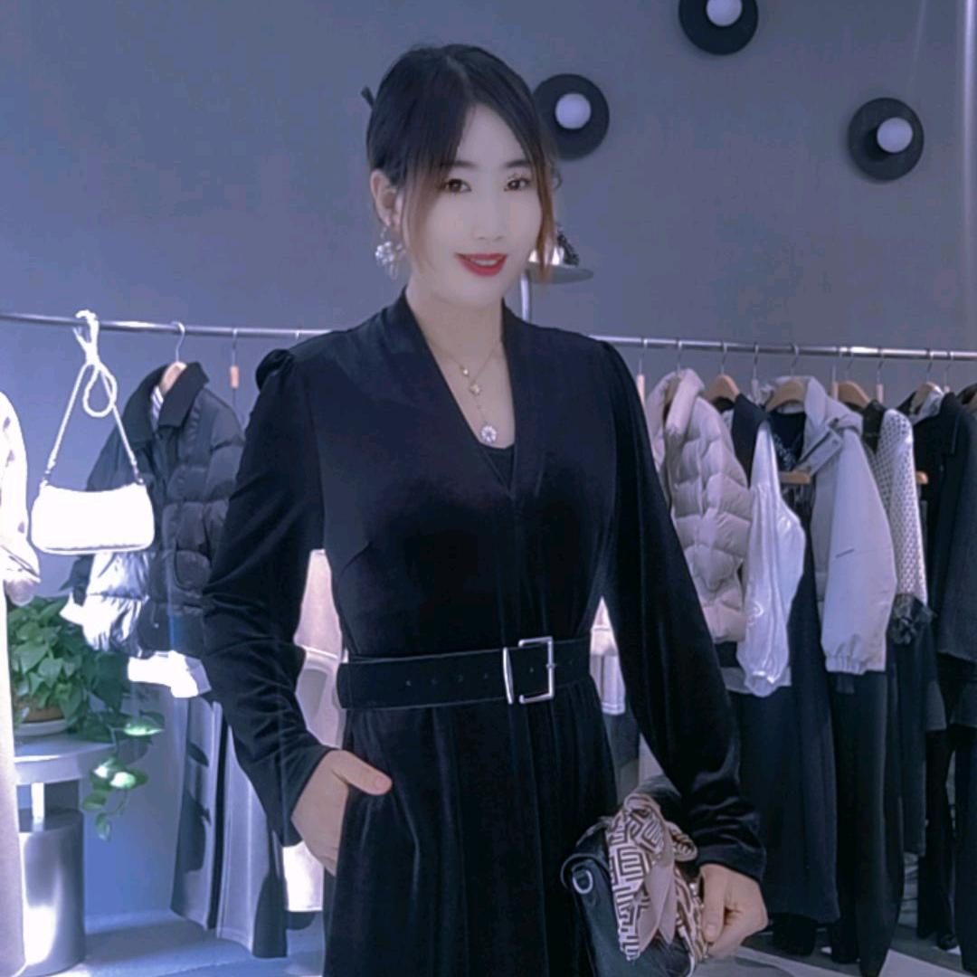 巩留伊纳芙：茜茜轻奢：琳琳