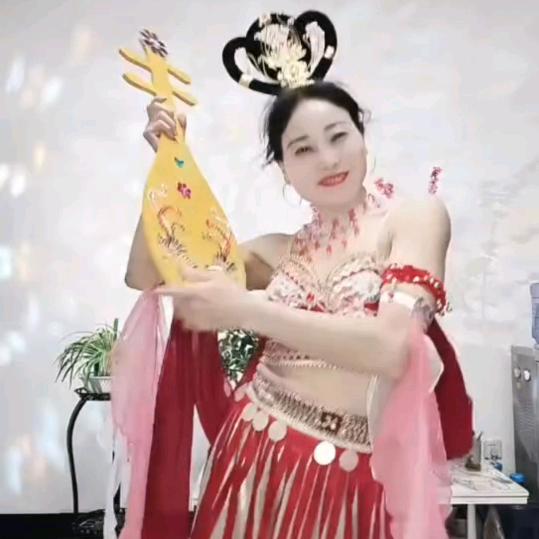 刘艺妃💃晚上8点30开播