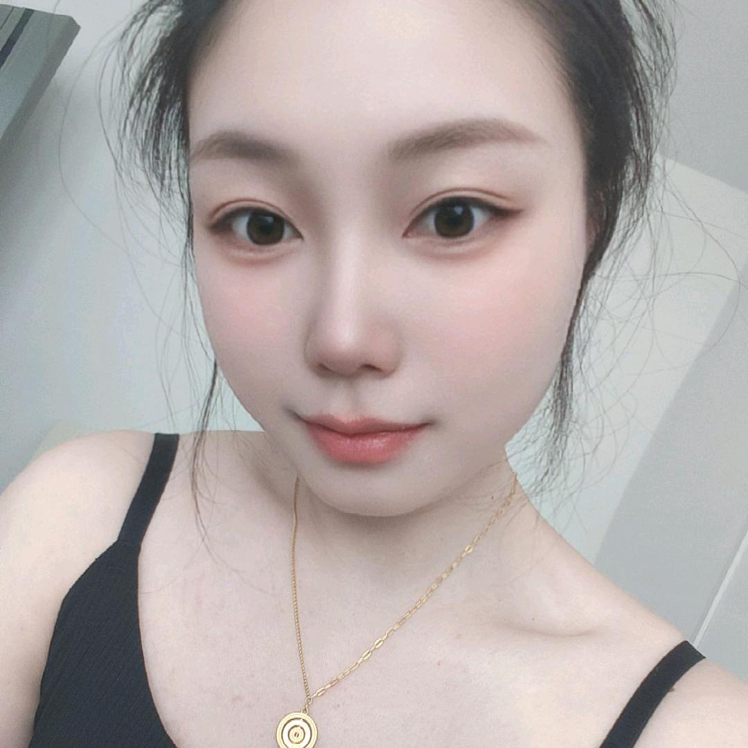 淡雅蔷薇落单身