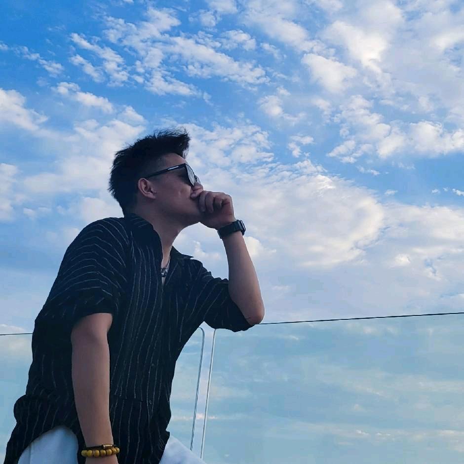 舍文设计老K（seven）