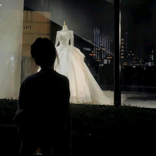 一杯冰椰拿铁_uHOf