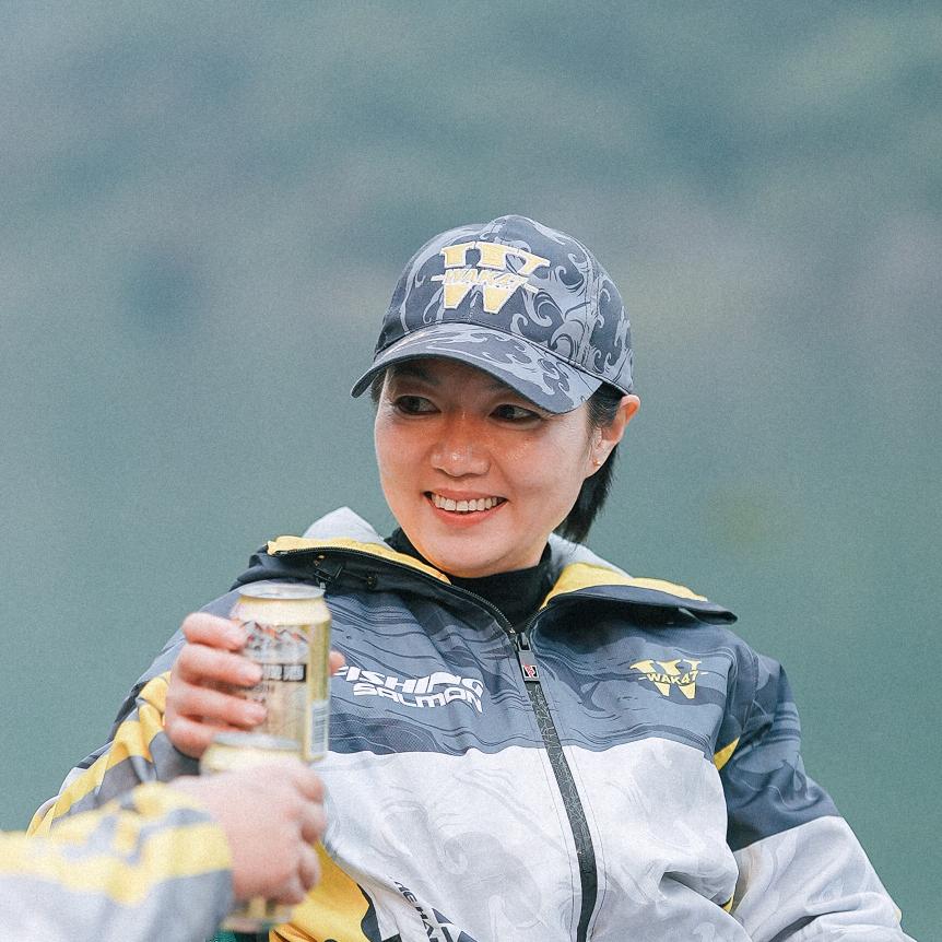 夫妻游钓（妻游钓中）