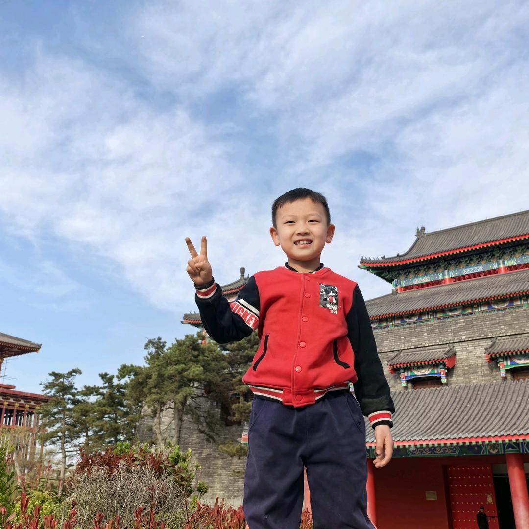 你好👋我是周末