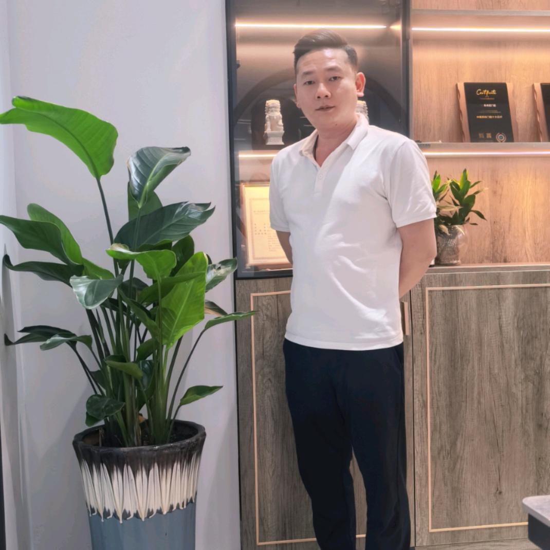 门窗服务部：董先森