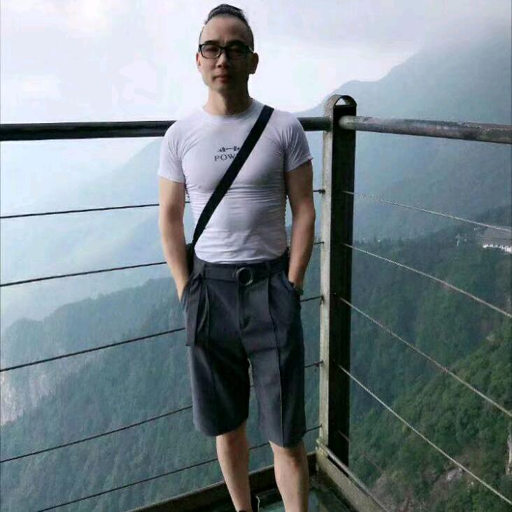 型男，