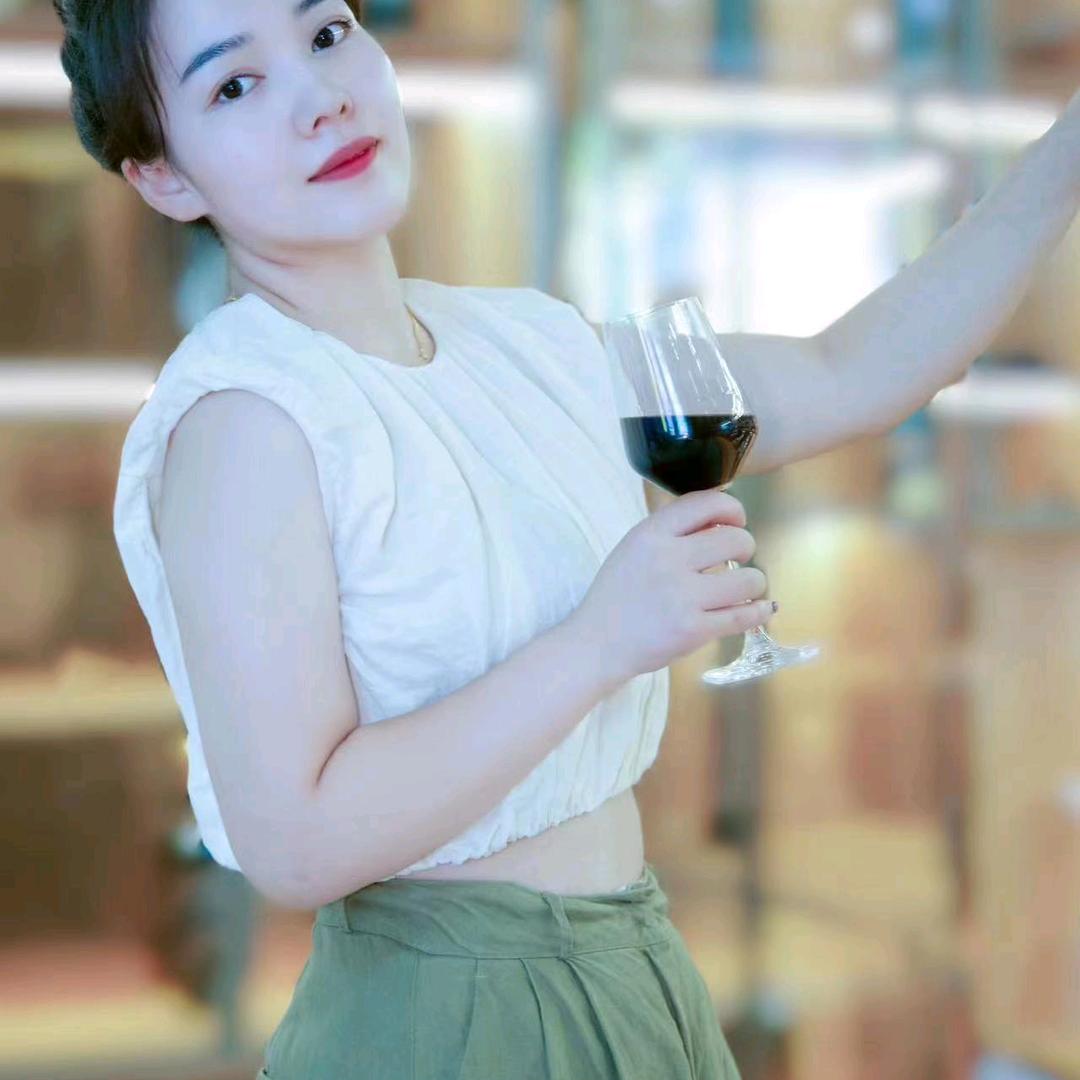 玉飞桑葚酒
