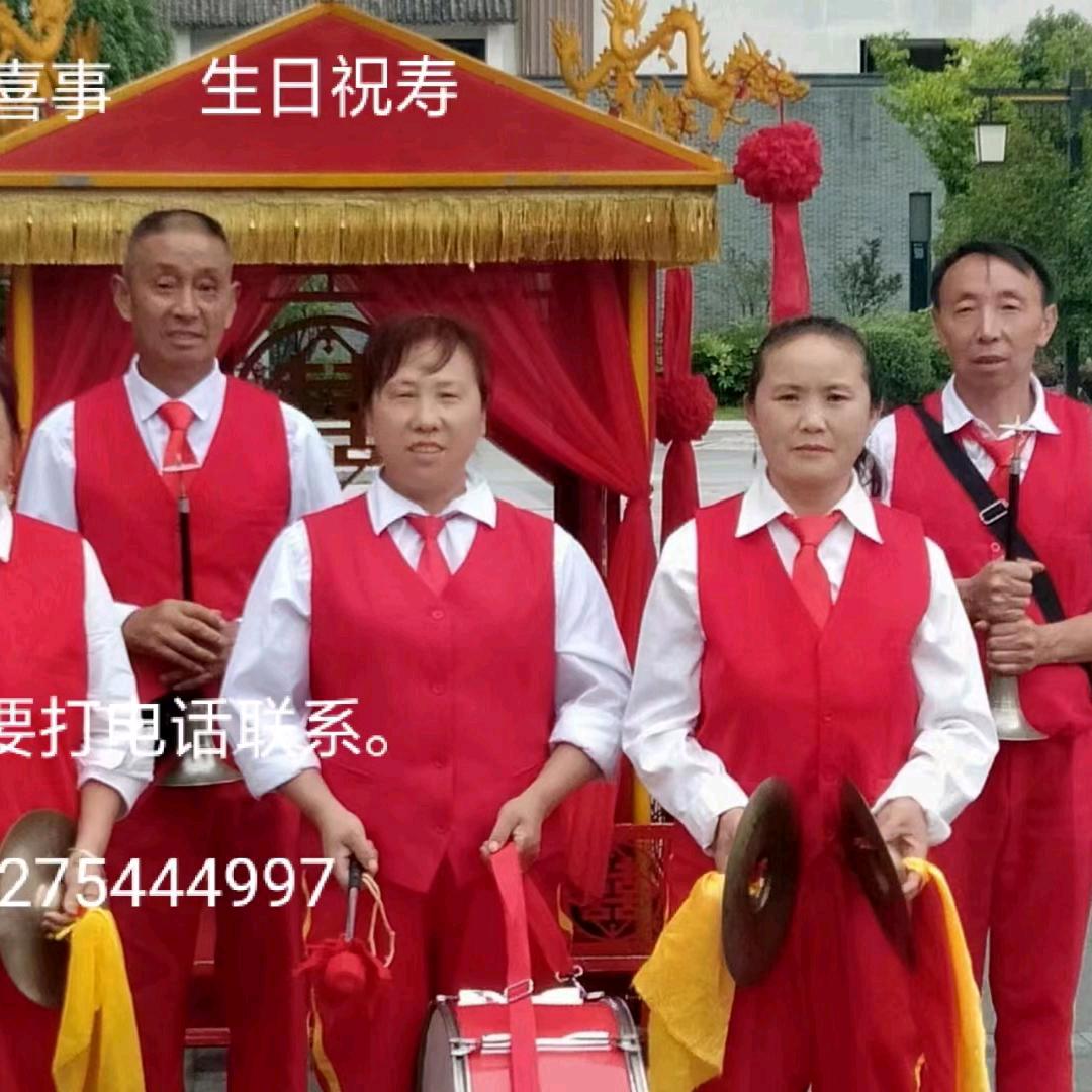 林霞是个开心快乐的人