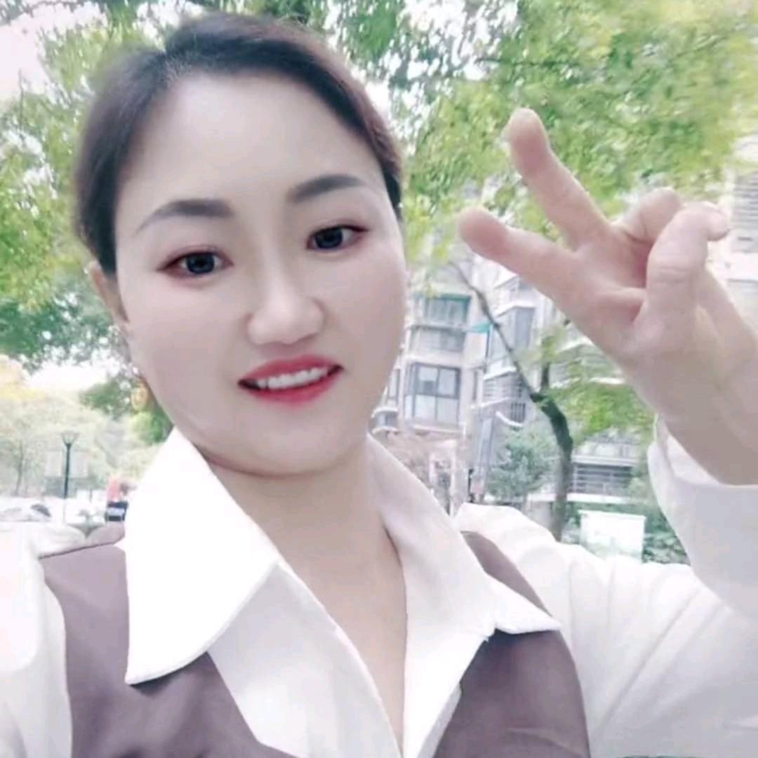 李姐爱唱歌