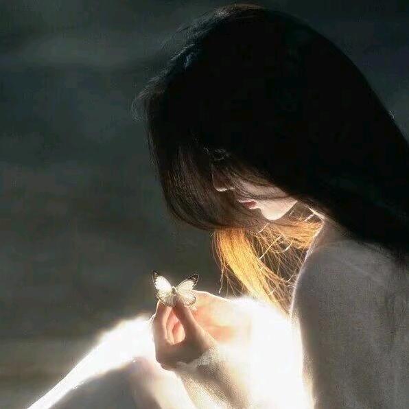 慕居。