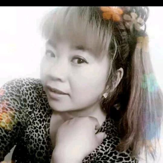 小倩，宁波五乡菜市场本地猪肉批发