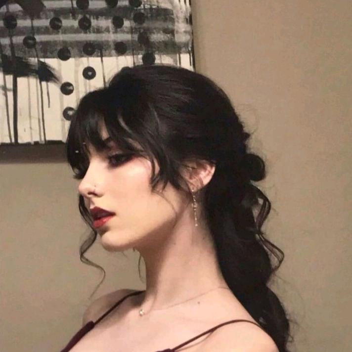 𝓵𝓪𝔃𝓲𝓷𝓪 _♡