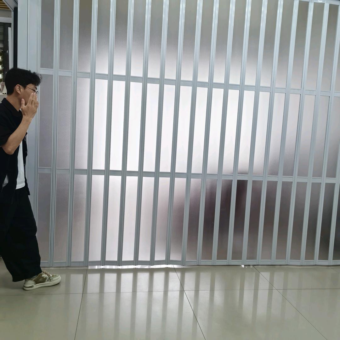 赛莱雅折叠门定制