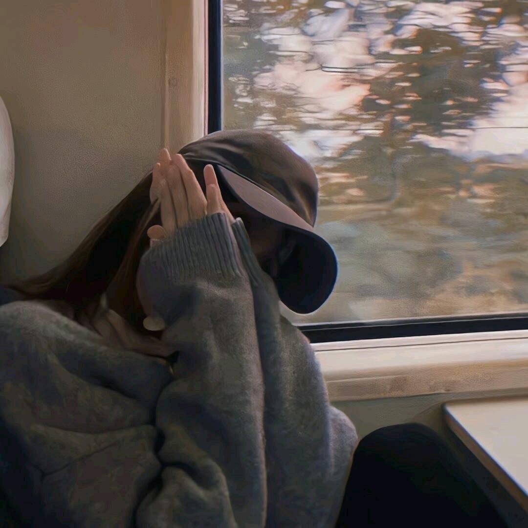 `爱笑的女生运气不会差。