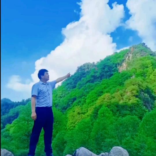 陕西眉县红河谷凤凰山庄张总