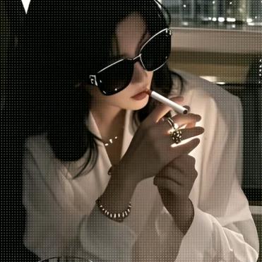 ❥=͟͟͞͞烟丝⁄ ⁄
