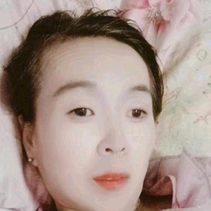 开心妹6点直播间欢迎大家晚上好